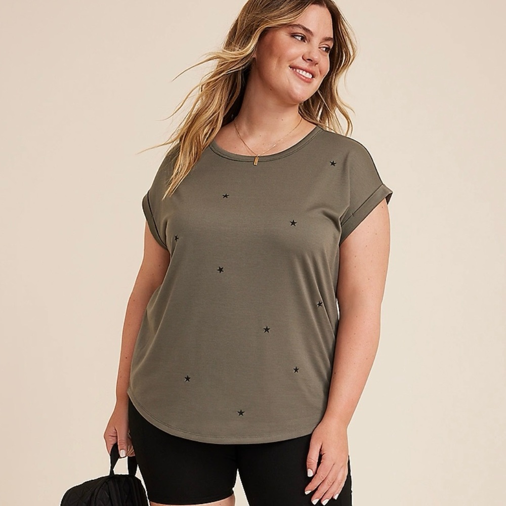 Maurice’s 24/7 Clara Star Short Sleeve Tee, Medium